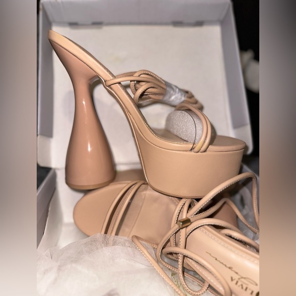 Nude “Baddie” Heels - Picture 1 of 3